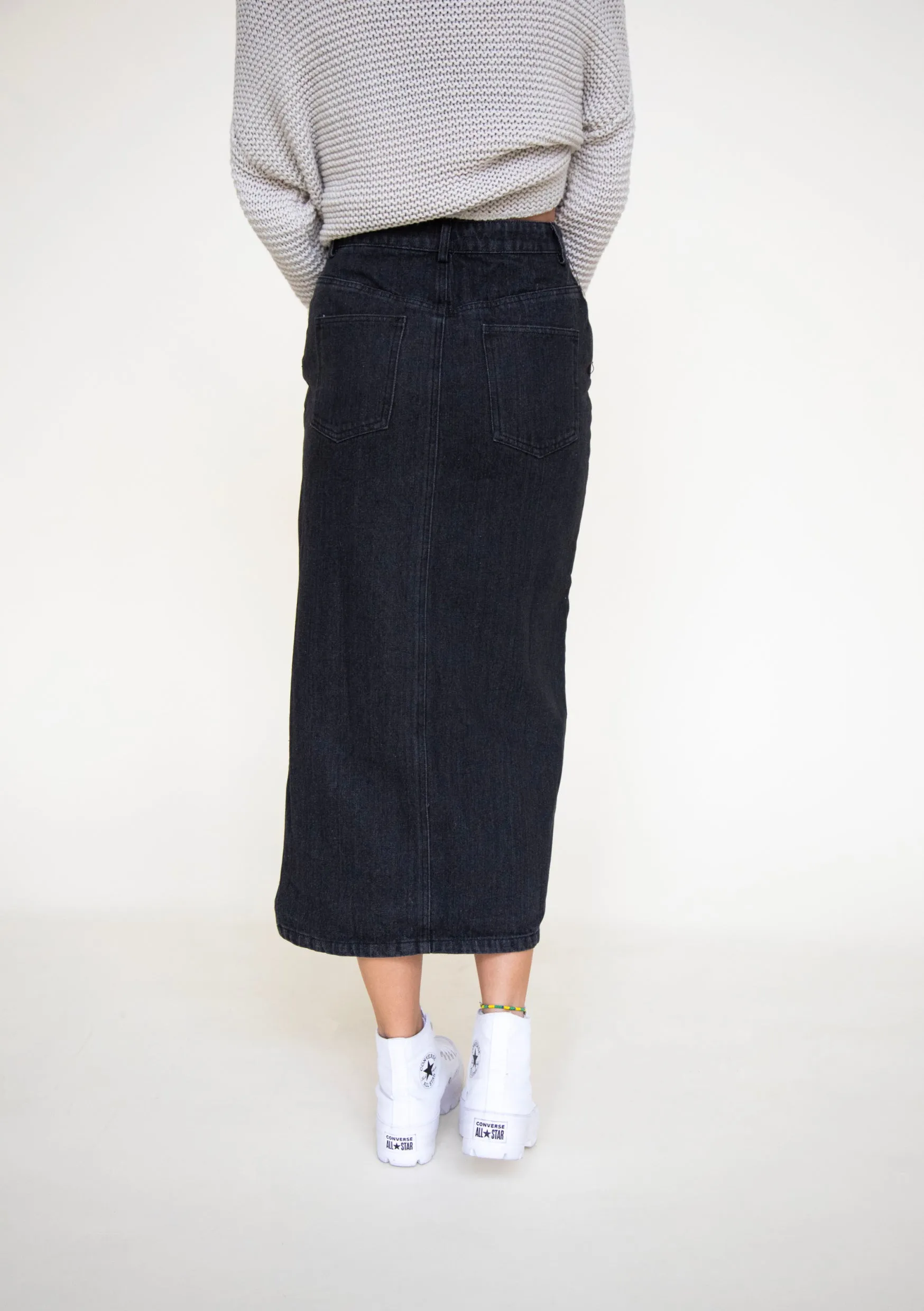 Chic Side Slit Skirt in Black Denim