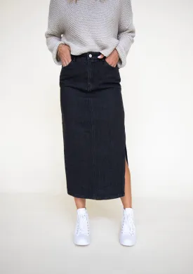 Chic Side Slit Skirt in Black Denim