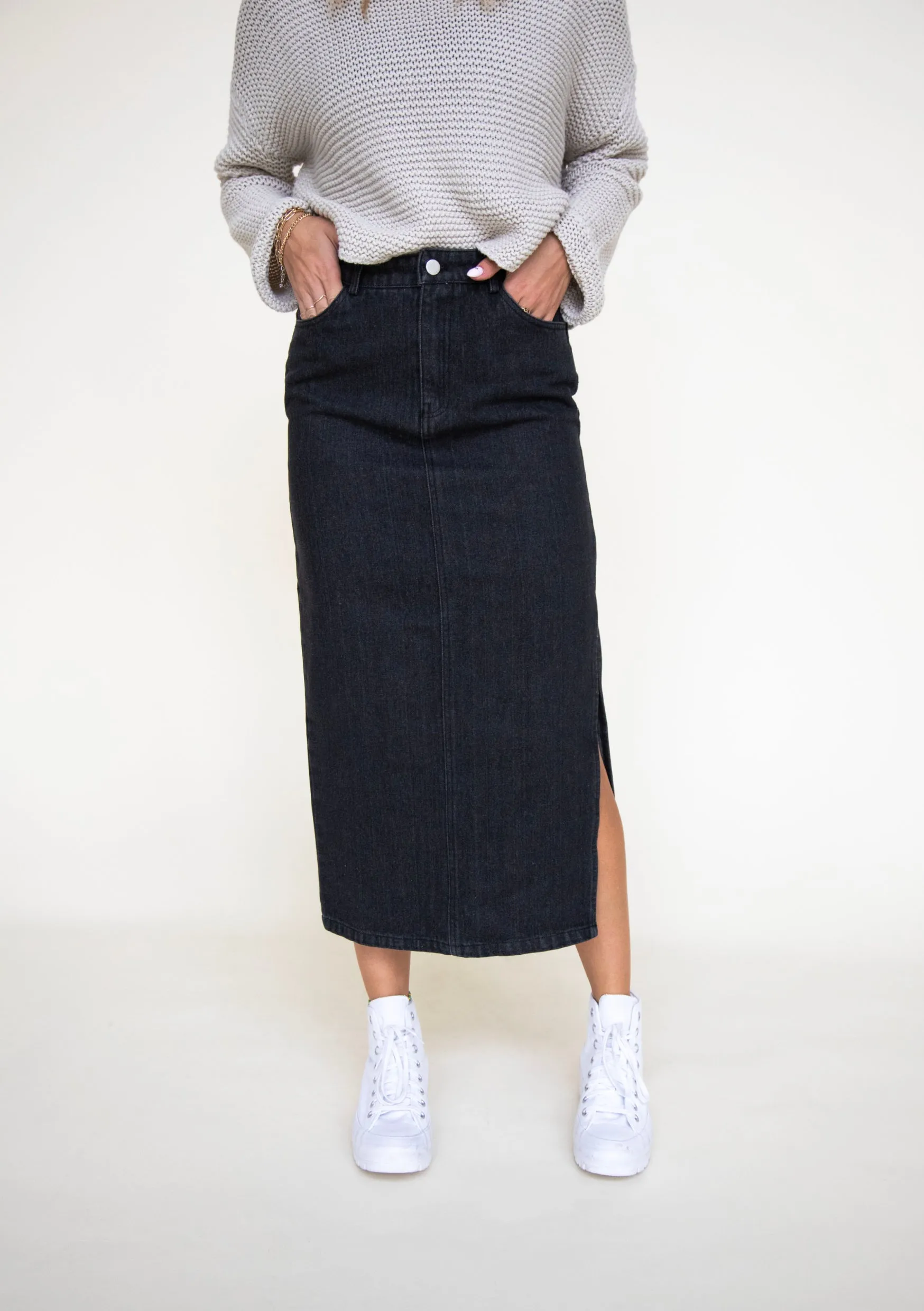 Chic Side Slit Skirt in Black Denim