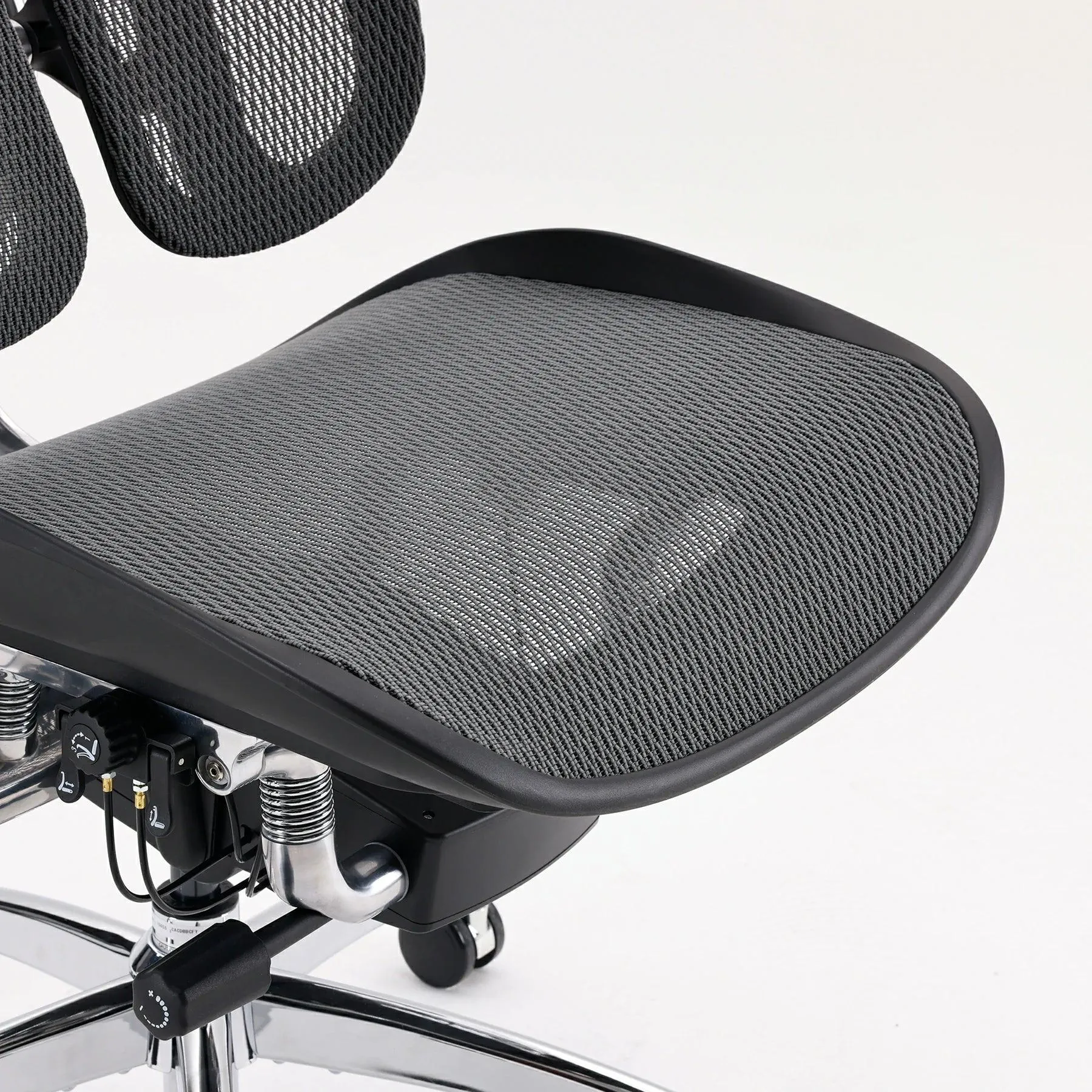 Doro S300 "Gravity-Defying" Ergonomic Chair