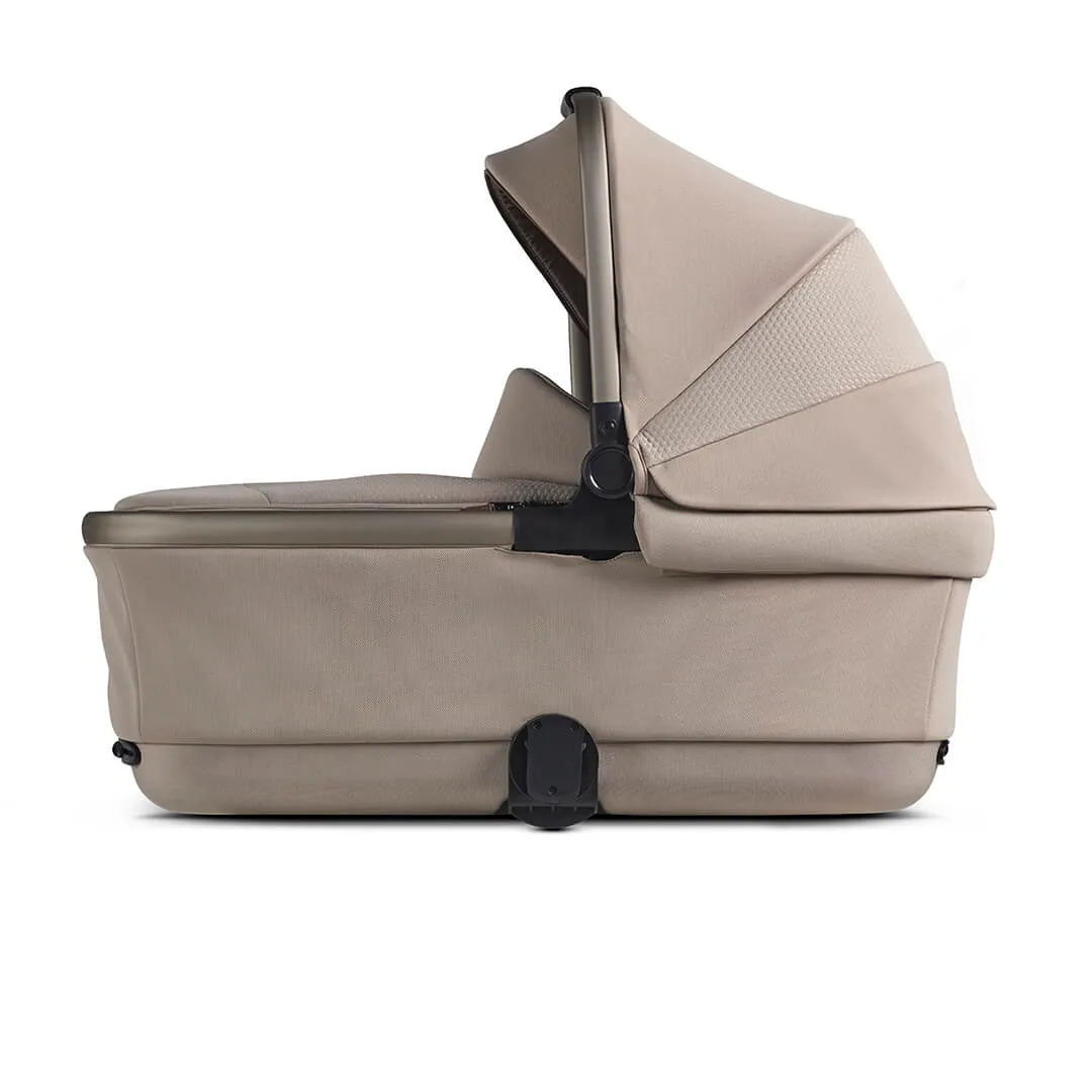 Silver Cross Reef 2   Carry Cot Bundle - Frappe **PRE-ORDER, LATE NOVEMBER DELIVERY**