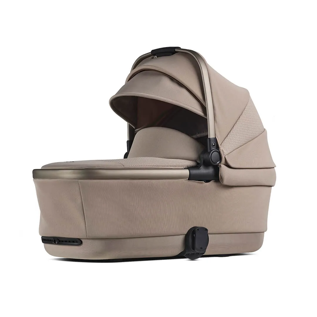 Silver Cross Reef 2   Carry Cot Bundle - Frappe **PRE-ORDER, LATE NOVEMBER DELIVERY**